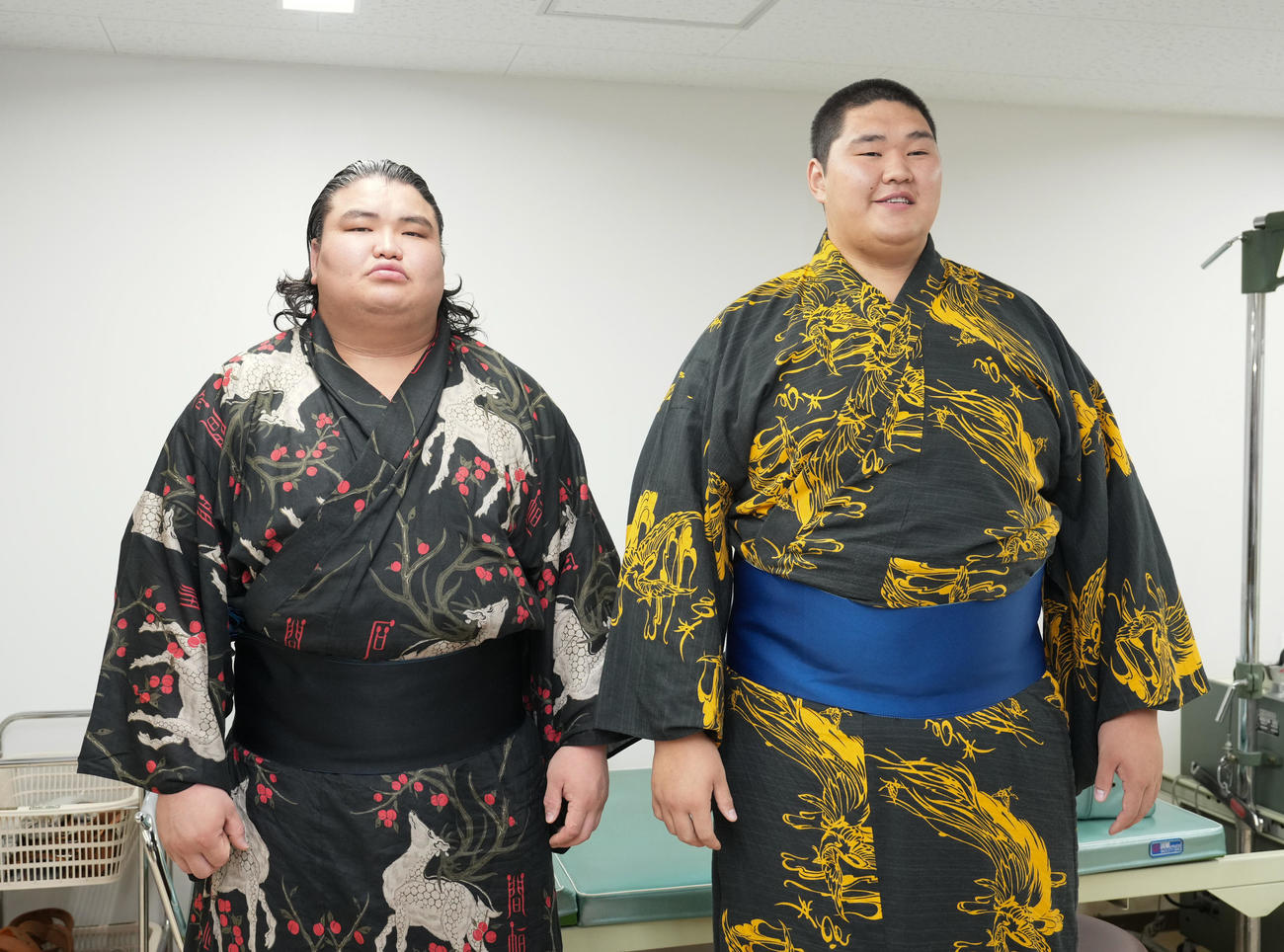 バトツェツェゲ・オチルサイハン（左）と玉ノ井部屋のガンバト・オトゴンバト（2025年9月5日撮影）