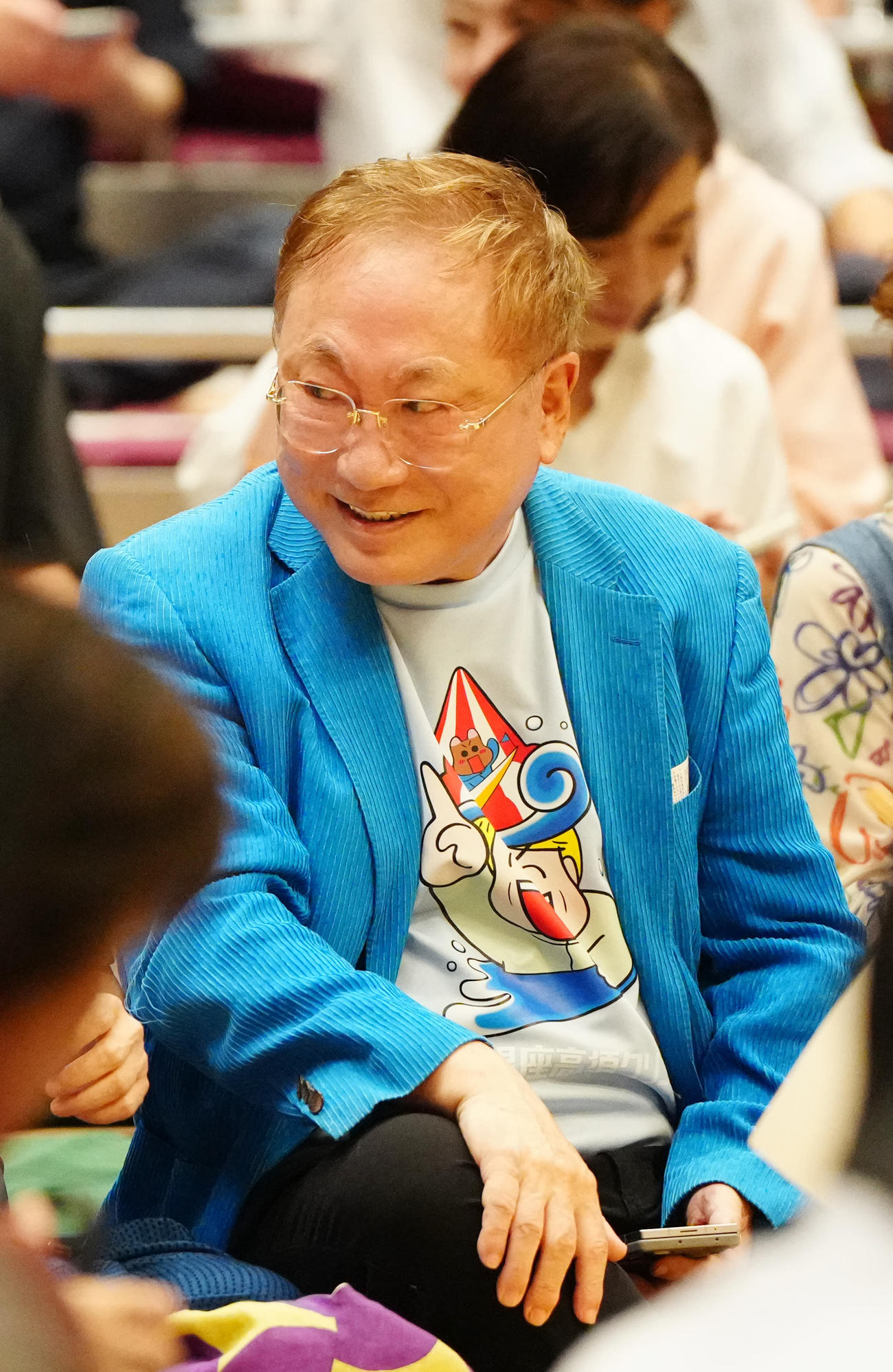 観戦する高須クリニックの高須克弥院長（撮影・江口和貴）