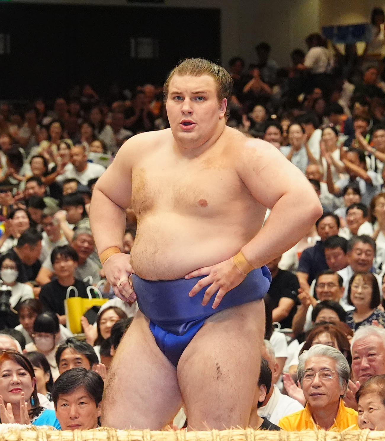 熱海富士を寄り切りで破った安青錦（撮影・江口和貴）