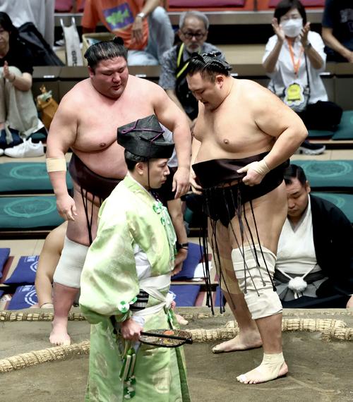 朝乃山が3連勝「負けていたので」大関経験者が7場所ぶりに関取として