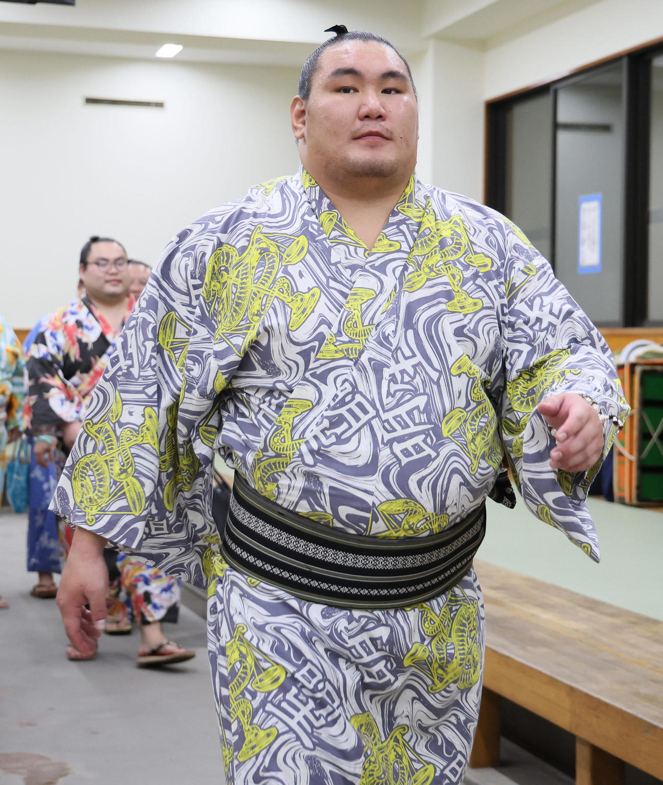 支度部屋を出る豊昇龍