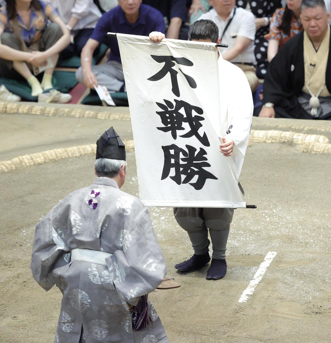 琴桜の休場により、大の里の不戦勝となる（撮影・河田真司）