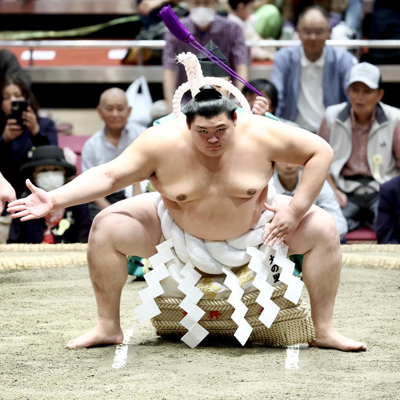 横綱土俵入りする大の里（撮影・河田真司）