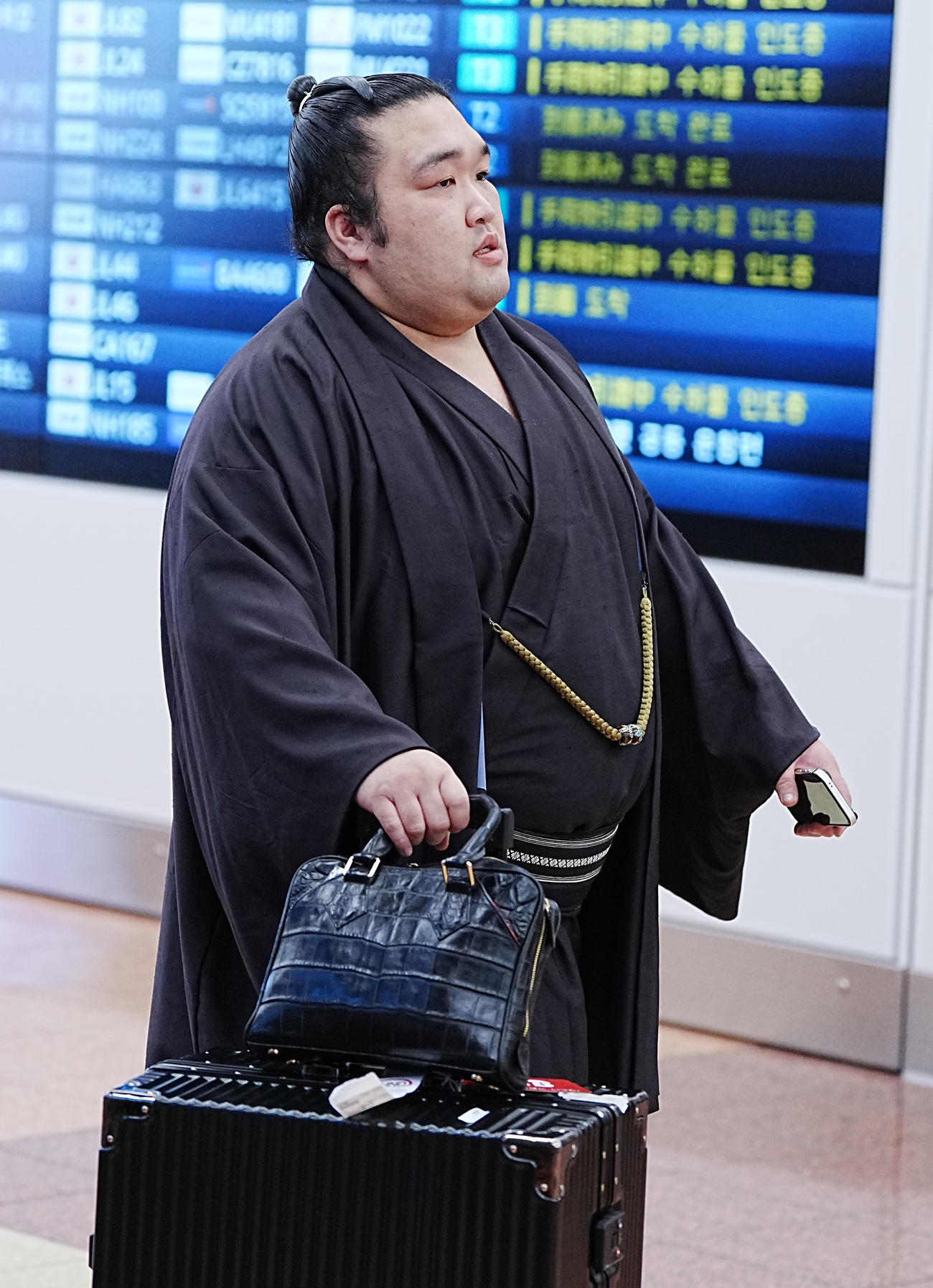 ロンドン公演から帰国した豪ノ山（撮影・小沢裕）