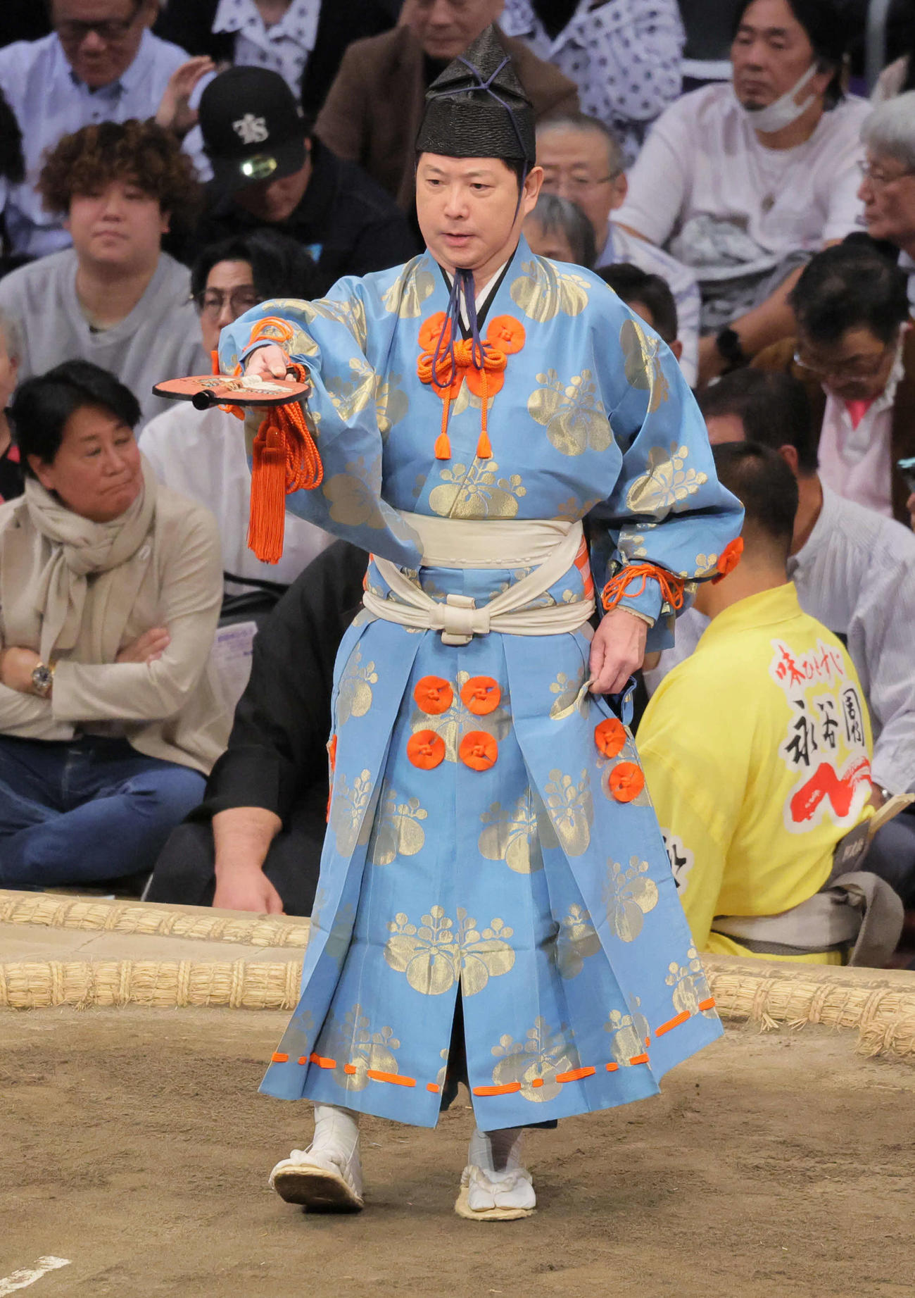 誕生日を迎えた式守勘太夫（撮影・宮崎幸一）