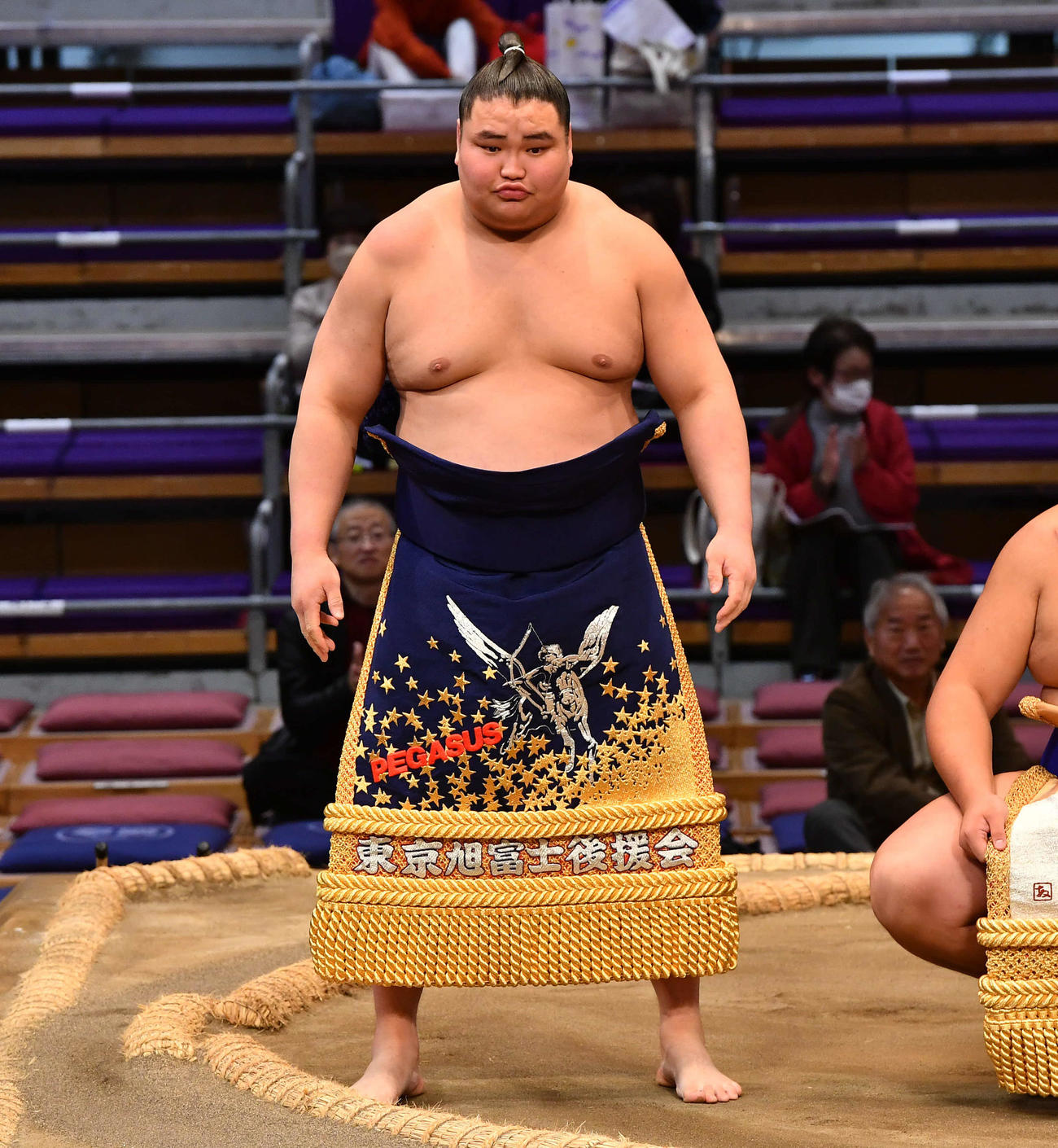 新序出世披露を行う旭富士（撮影・岩下翔太）