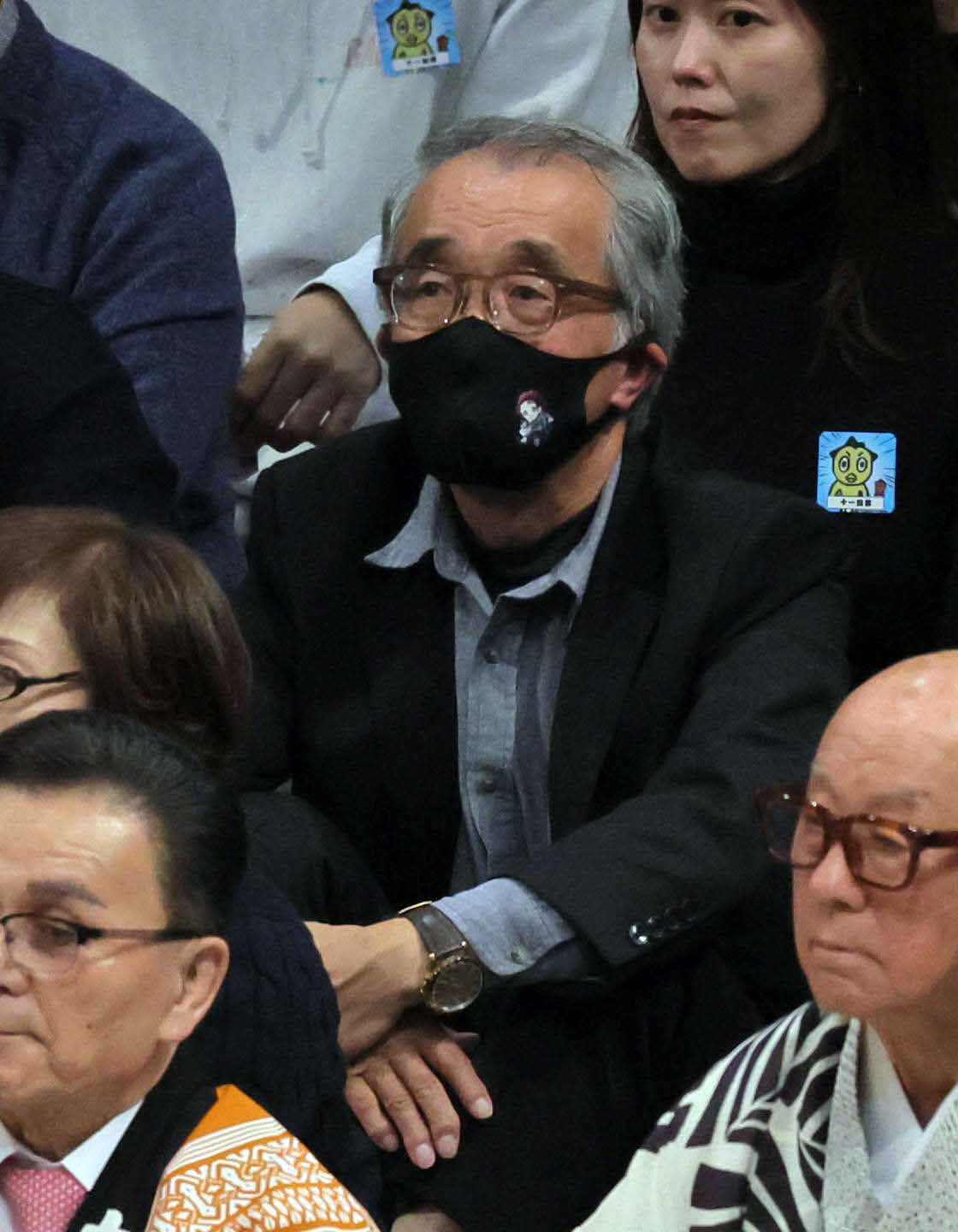 観戦する大村崑（撮影・宮崎幸一）