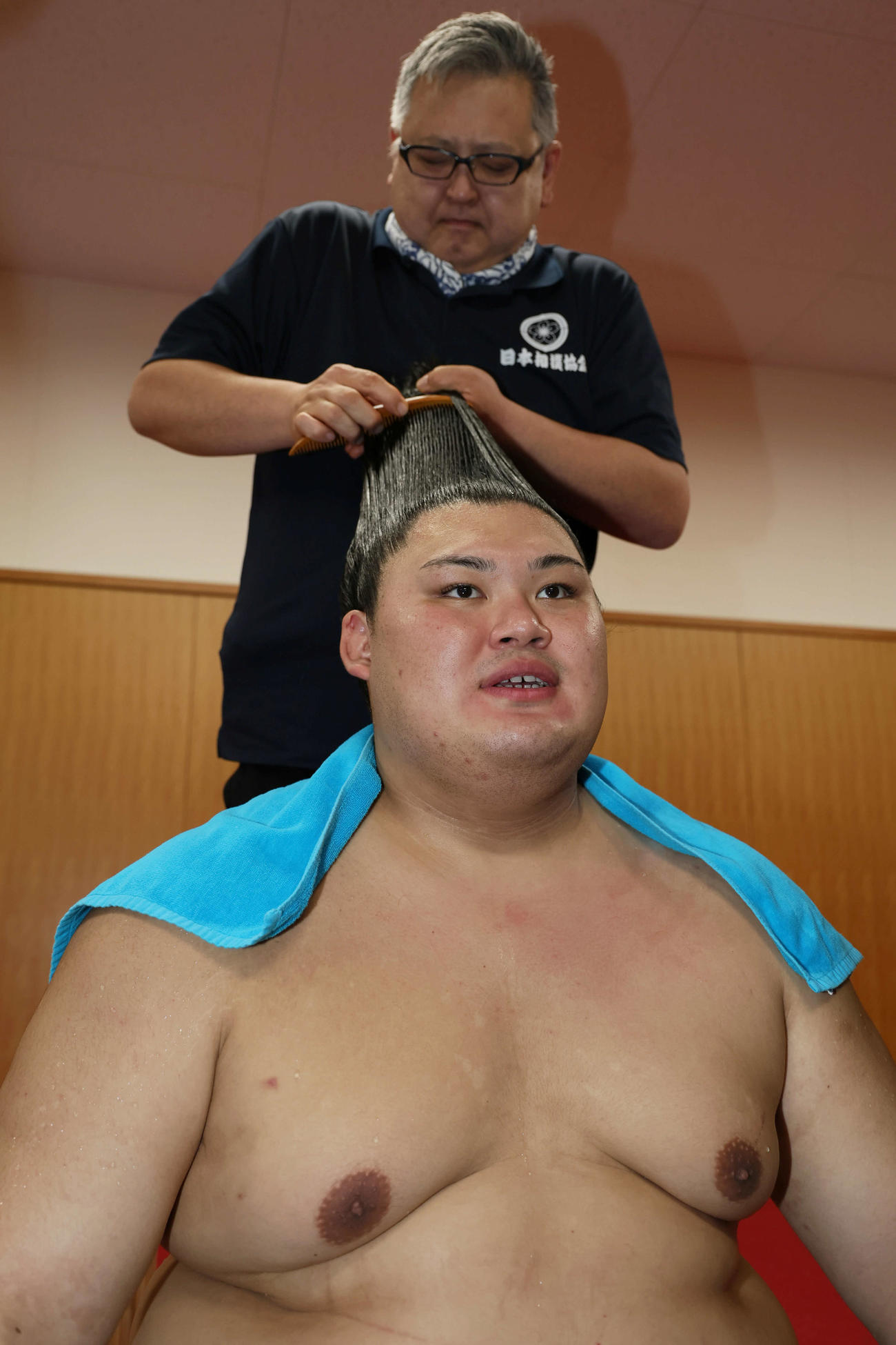 隆の勝に引き落としで破れた大の里