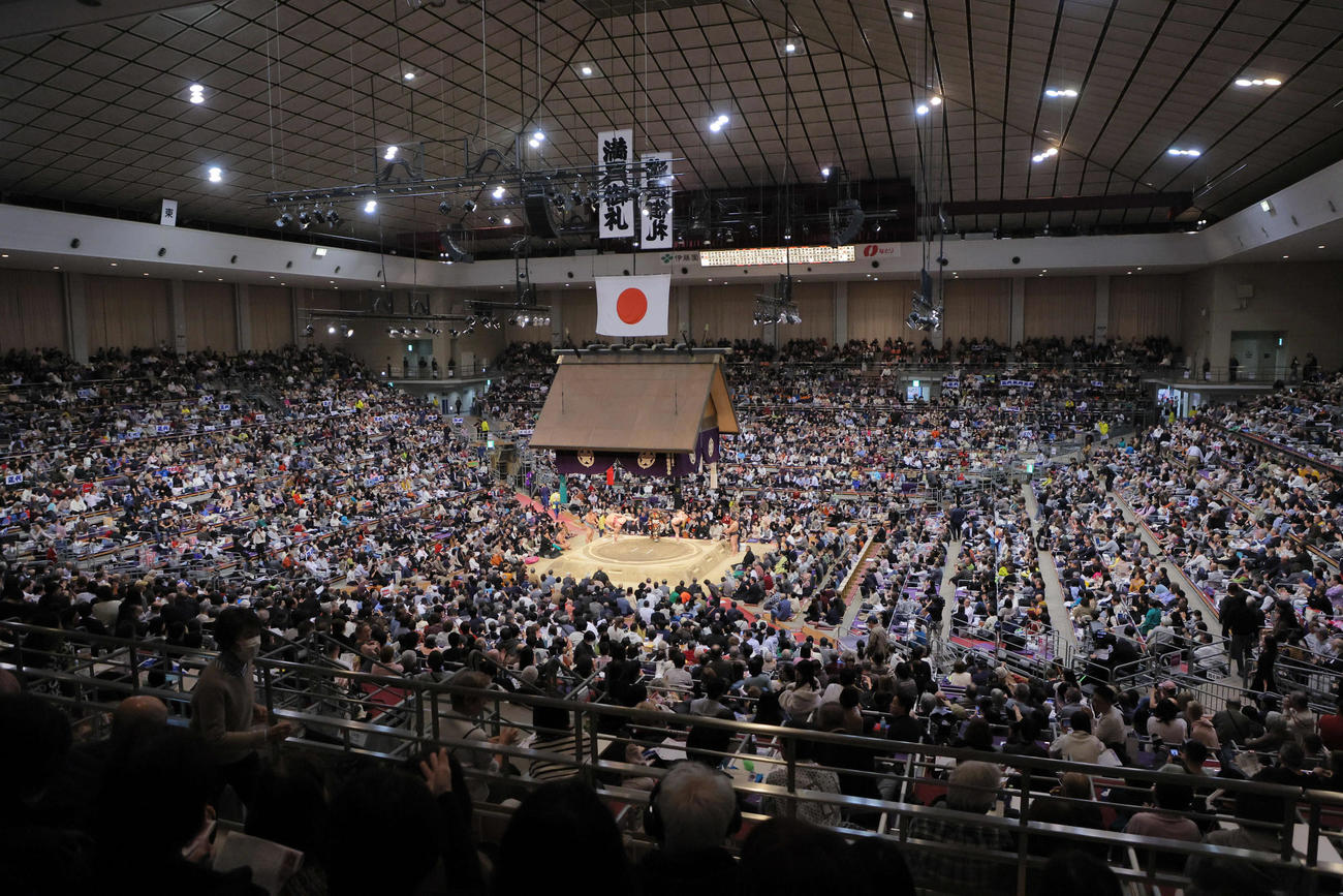 福岡国際センターで行われている大相撲九州場所（2025年11月撮影）