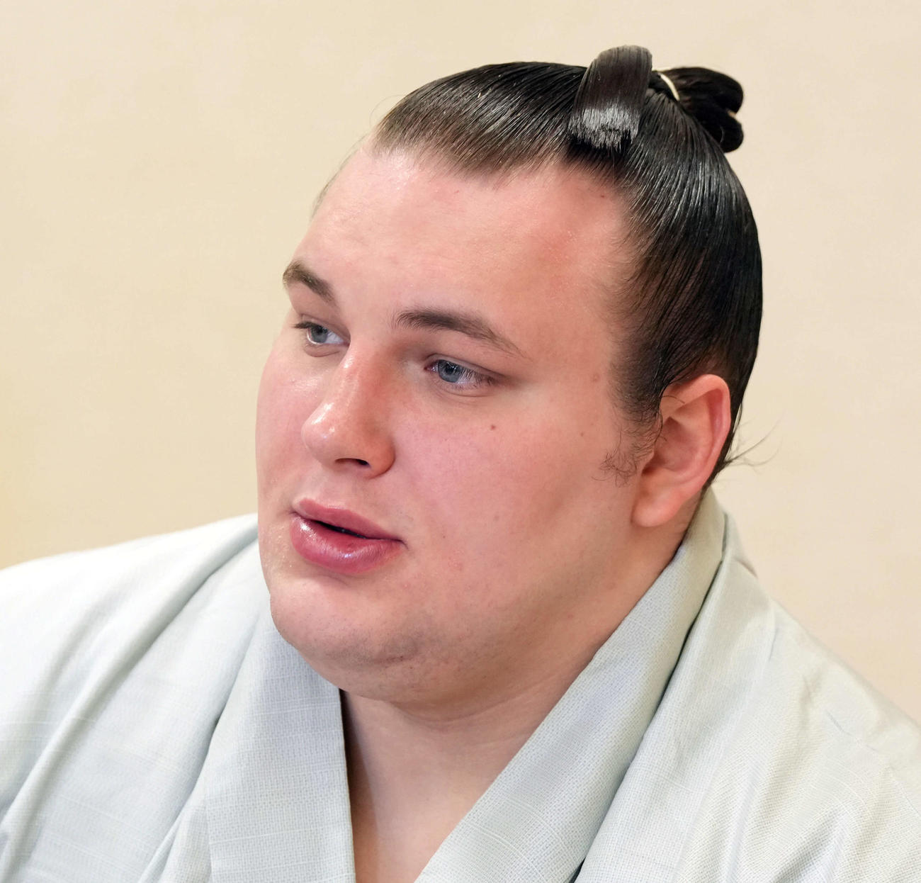 会見で記者の質問に答える新大関安青錦（撮影・たえ見朱実）