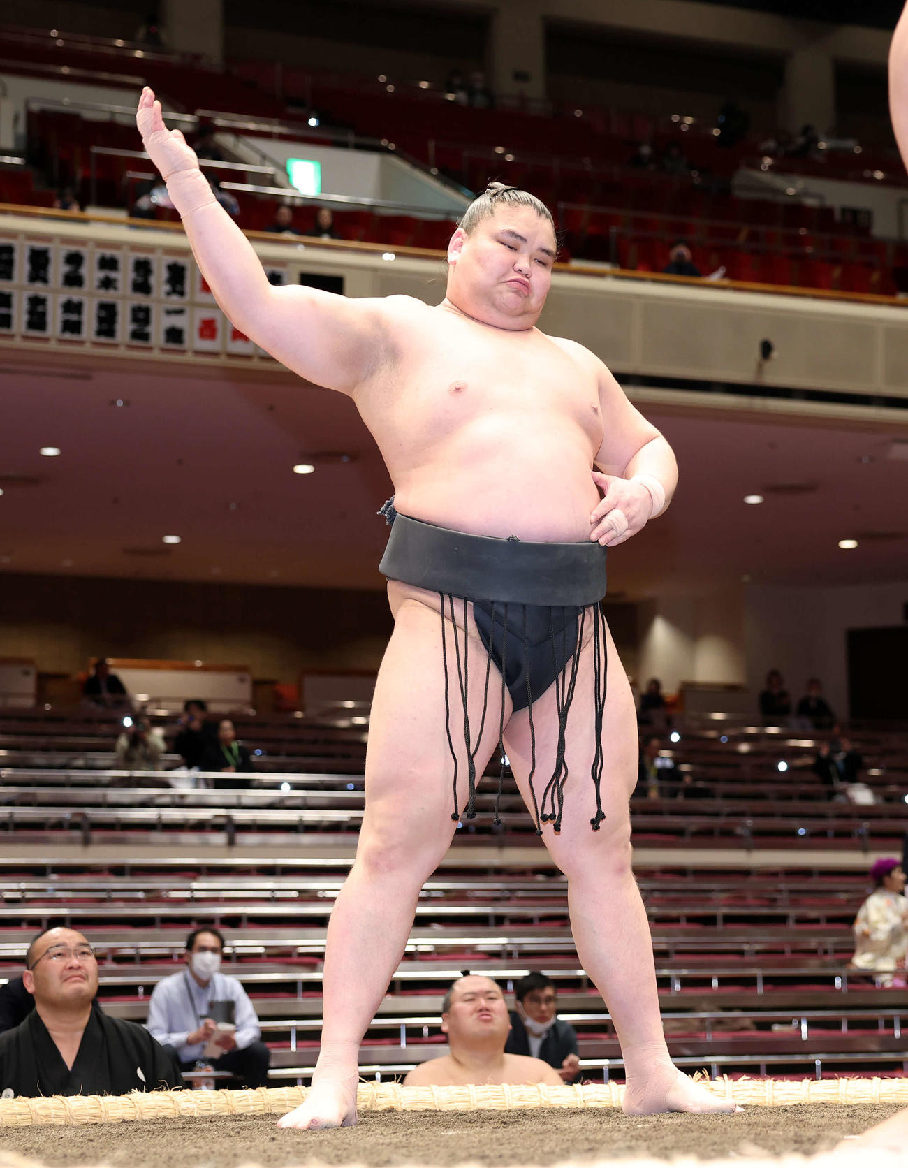 所作する旭富士（撮影・鈴木正人）