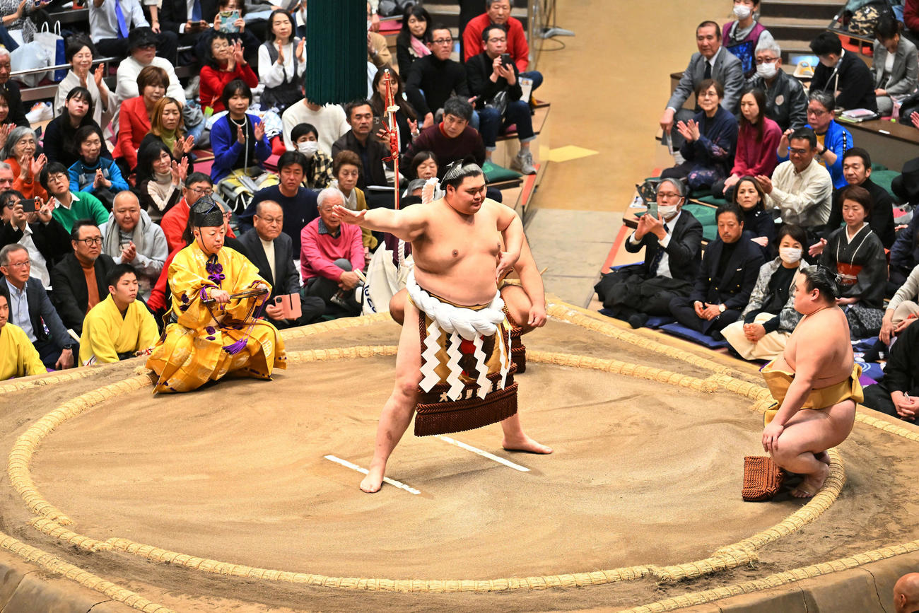 横綱土俵入りをする大の里（撮影・滝沢徹郎）
