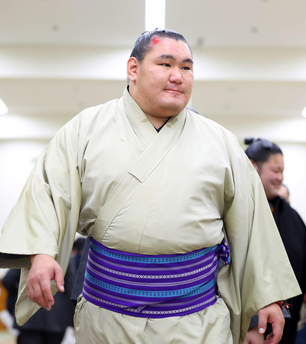 支度部屋を引き揚げる豊昇龍