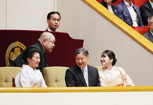 昭和天皇は51回観戦 大入りの袋には「行幸啓記念」の文字／天覧相撲 