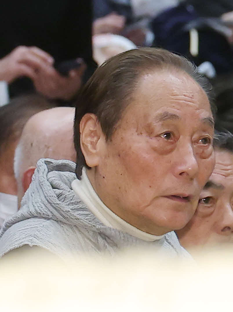 大相撲観戦するヨネスケ（撮影・河田真司）