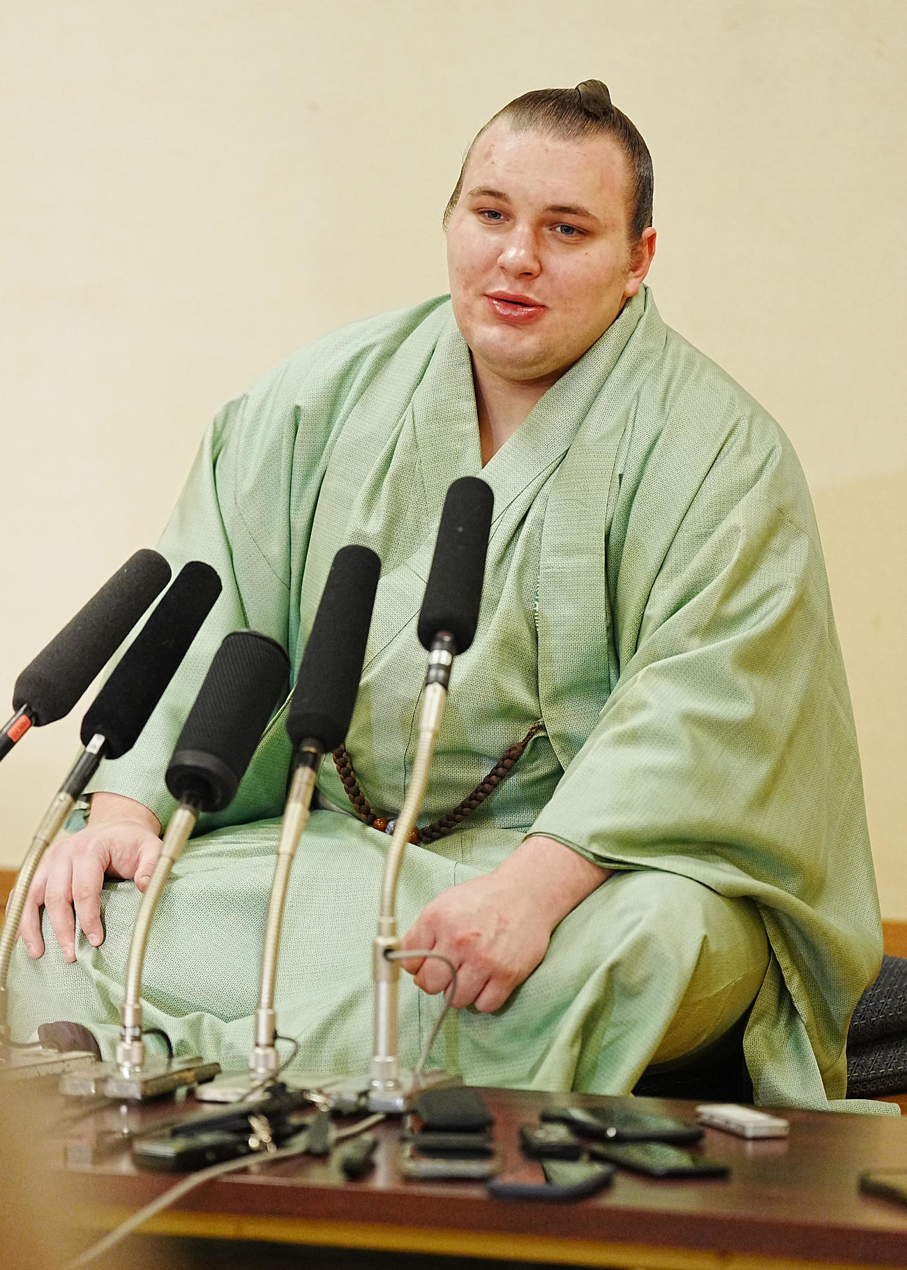 優勝一夜明け会見に臨む安青錦（撮影・小沢裕）