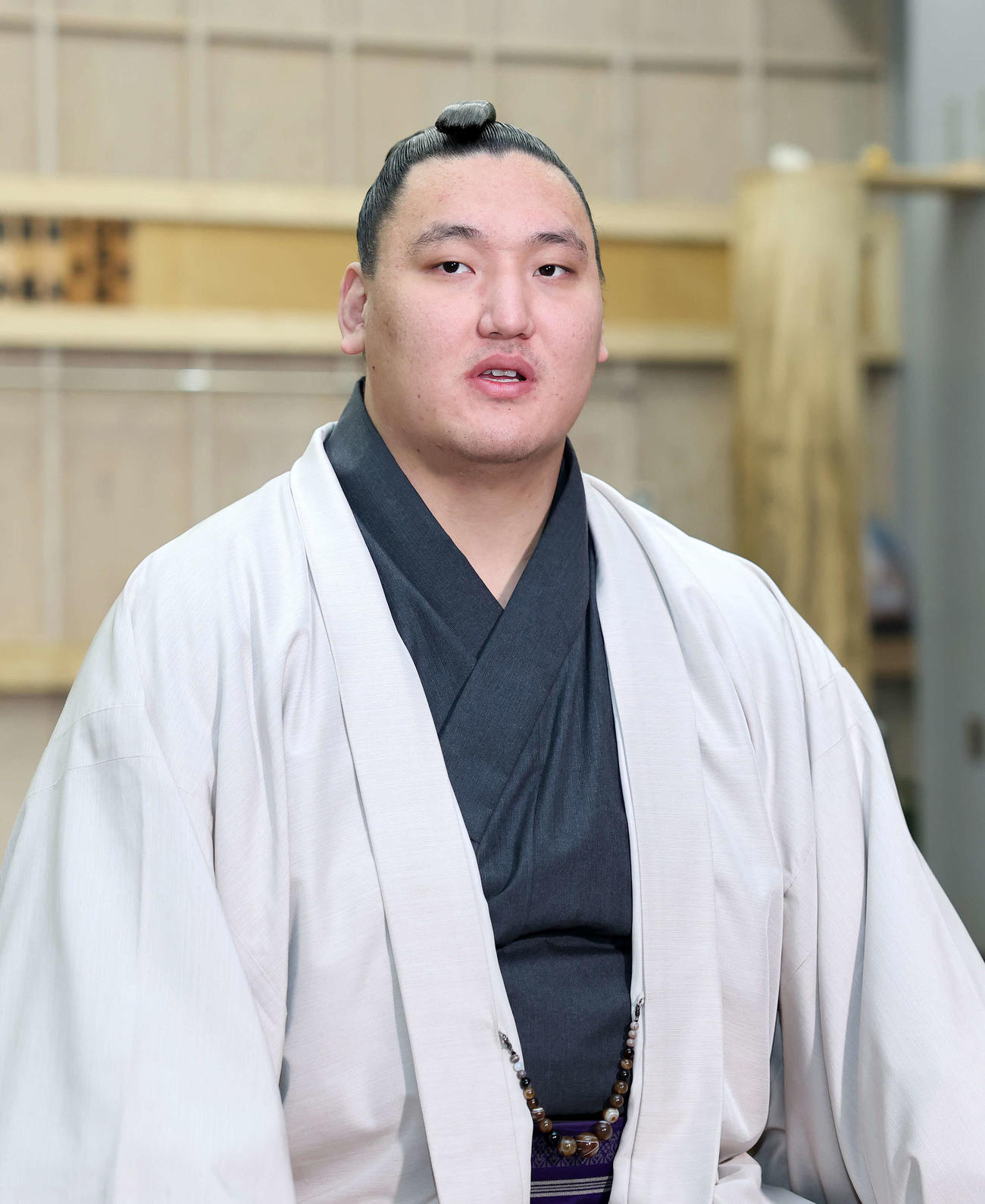 十両昇進会見に臨む寿之富士（撮影・鈴木正人）　