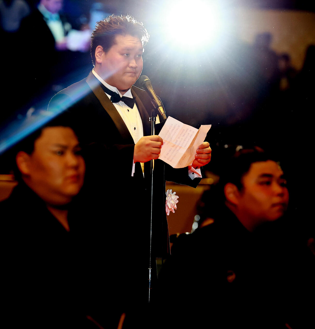 引退襲名披露大相撲の最後に、あいさつする元横綱照ノ富士の伊勢ケ浜親方（撮影・野上伸悟）