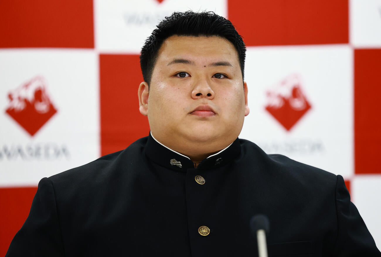 安治川部屋への入門が決まり会見する早大・川副（撮影・野上伸悟）
