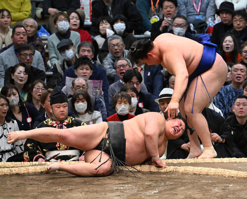 伊勢ケ浜親方から暴力受けた前頭伯乃富士「申し訳ありません」騒動を謝罪　春場所初日黒星