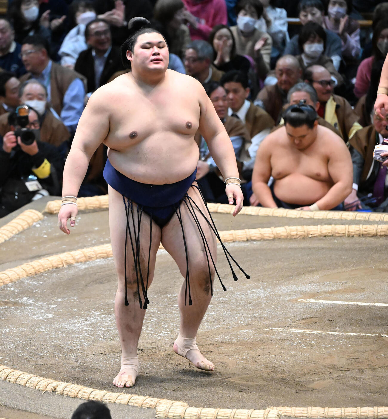 藤ノ川に引き落としで敗れる大の里（撮影・和賀正仁）