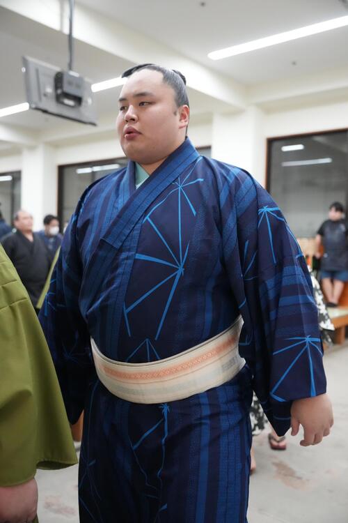 喜怒哀楽出さない琴勝峰が珍しく「気合が入った」２年ぶり高校同級生の王鵬戦で大逆転４連勝飾る