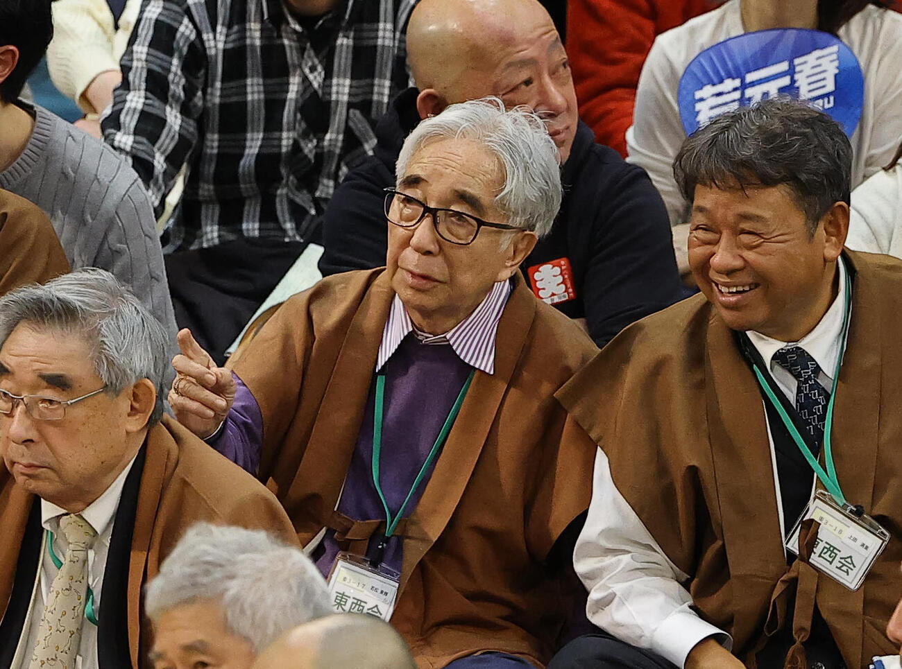 大相撲春場所11日目　相撲を観戦する大村崑（撮影・上田博志）