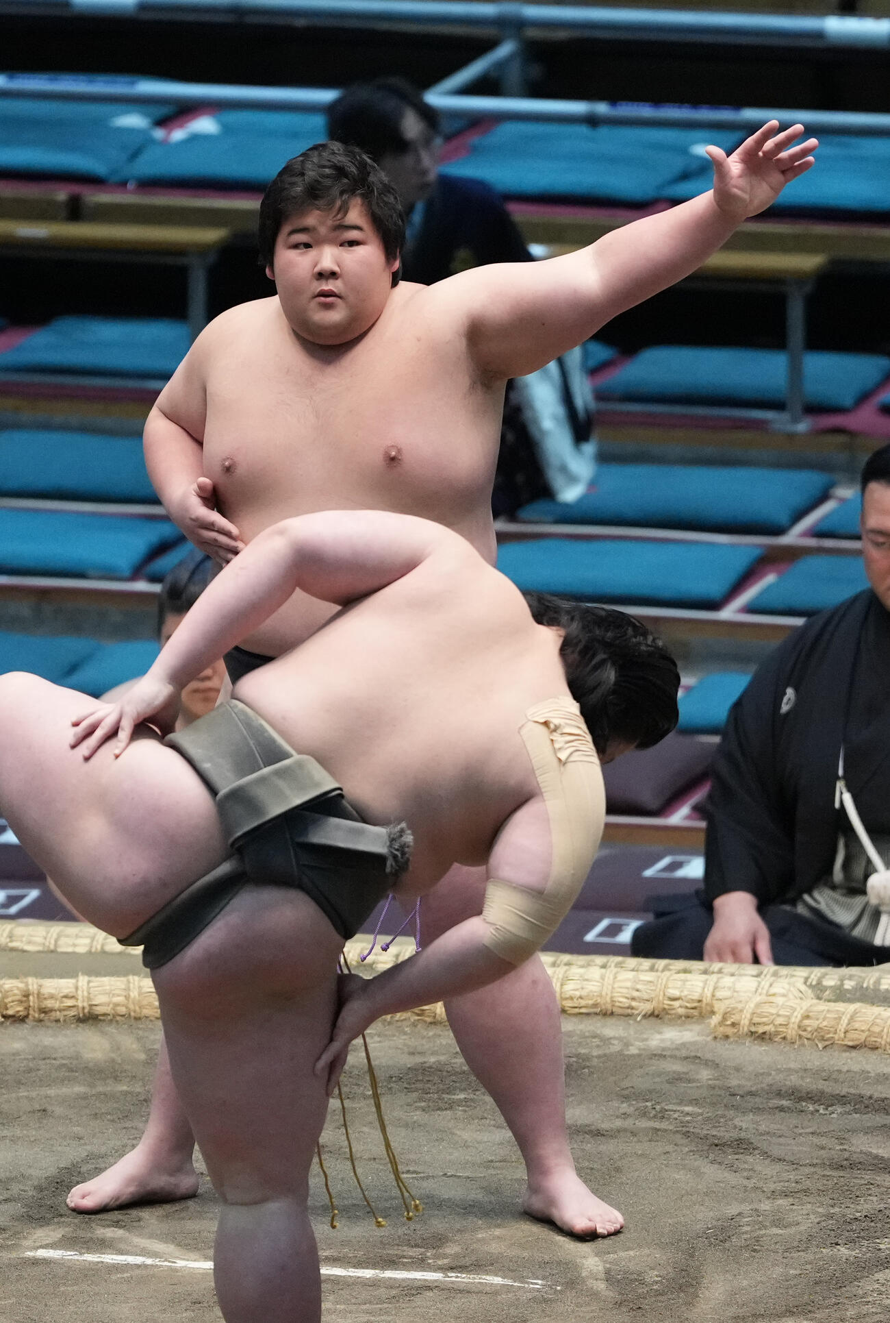 序ノ口の優勝決定戦に進んだ翔盛（撮影・小沢裕）