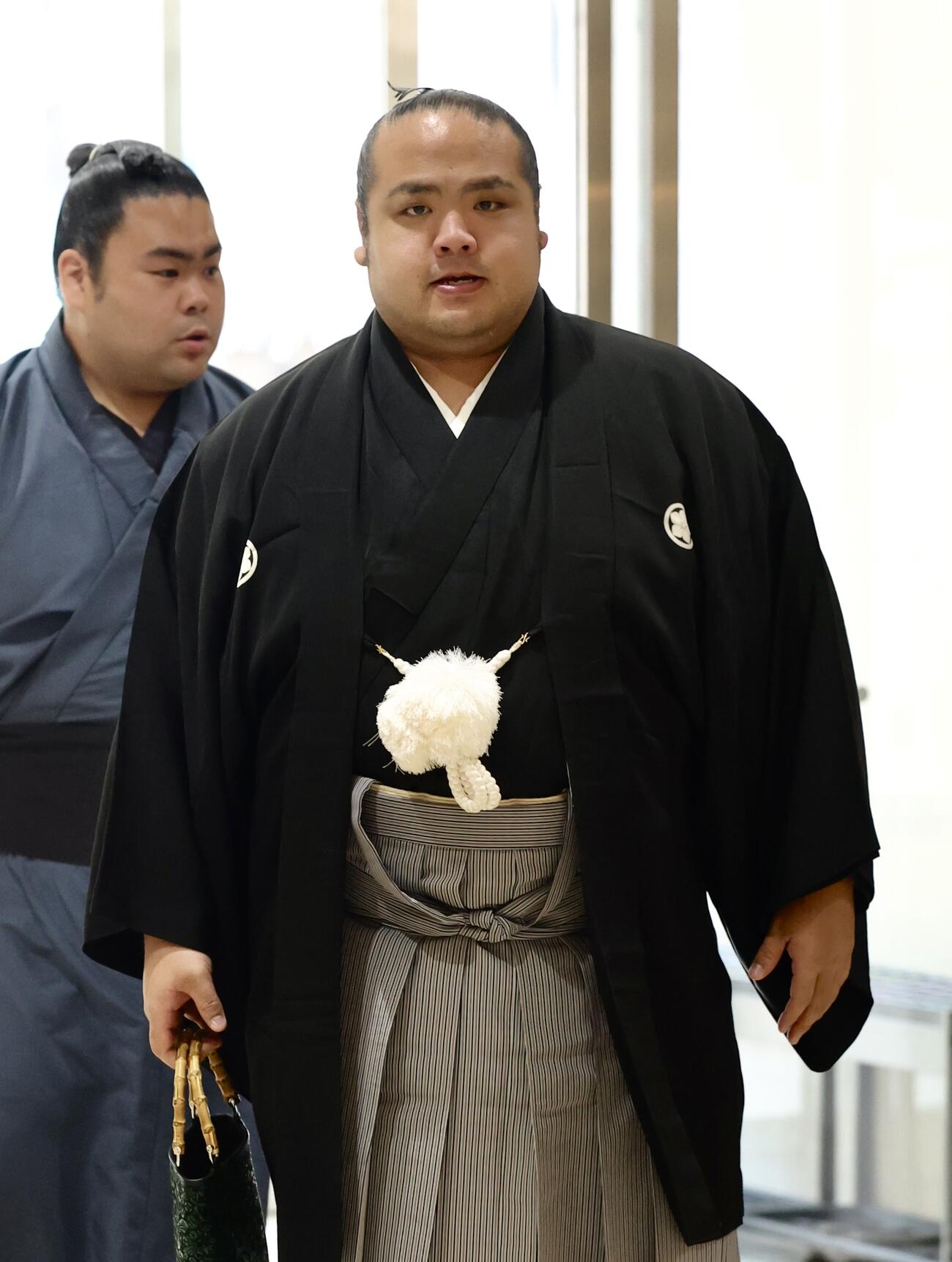 元大関若嶋津の日高六男さんの告別式参列に臨む島津海（撮影・河田真司）
