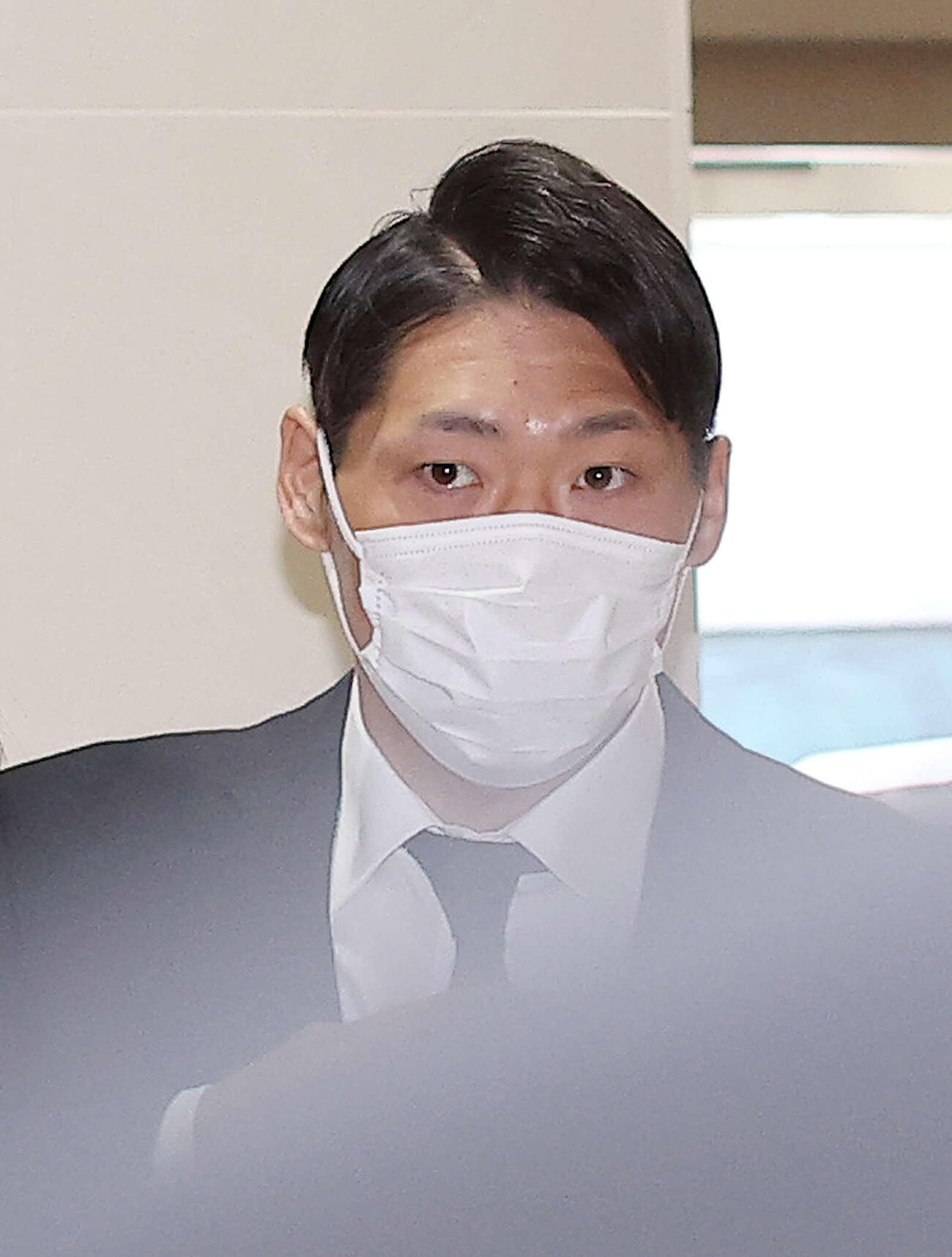 元大関若嶋津の日高六男さんの告別式参列に臨む元関脇玉乃島の放駒親方（撮影・河田真司）