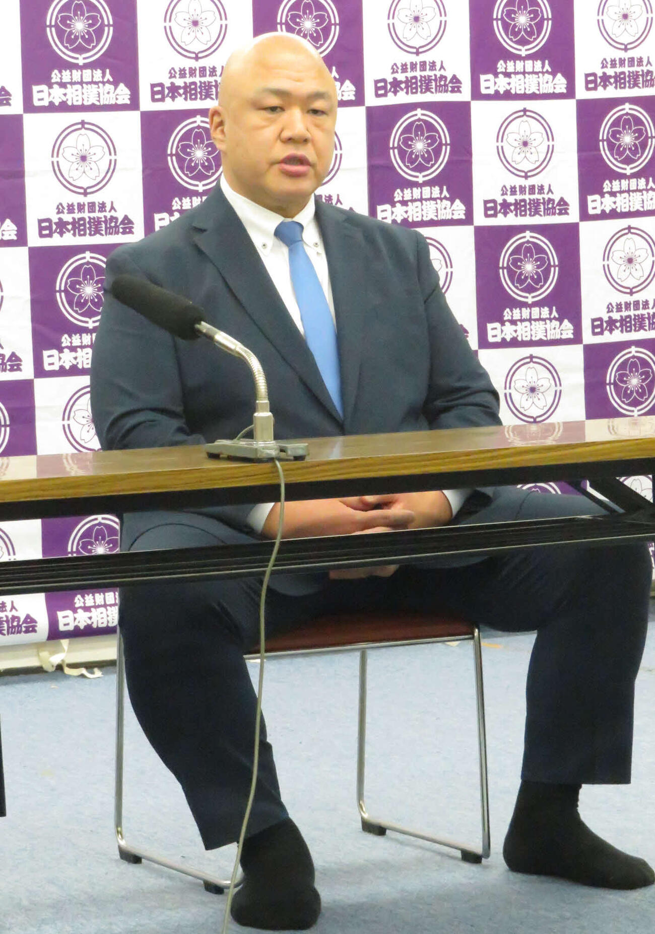 新理事会見に臨んだ藤島親方