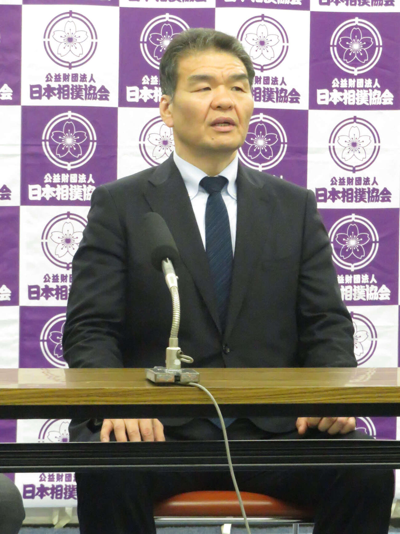 新理事会見に臨んだ片男波親方