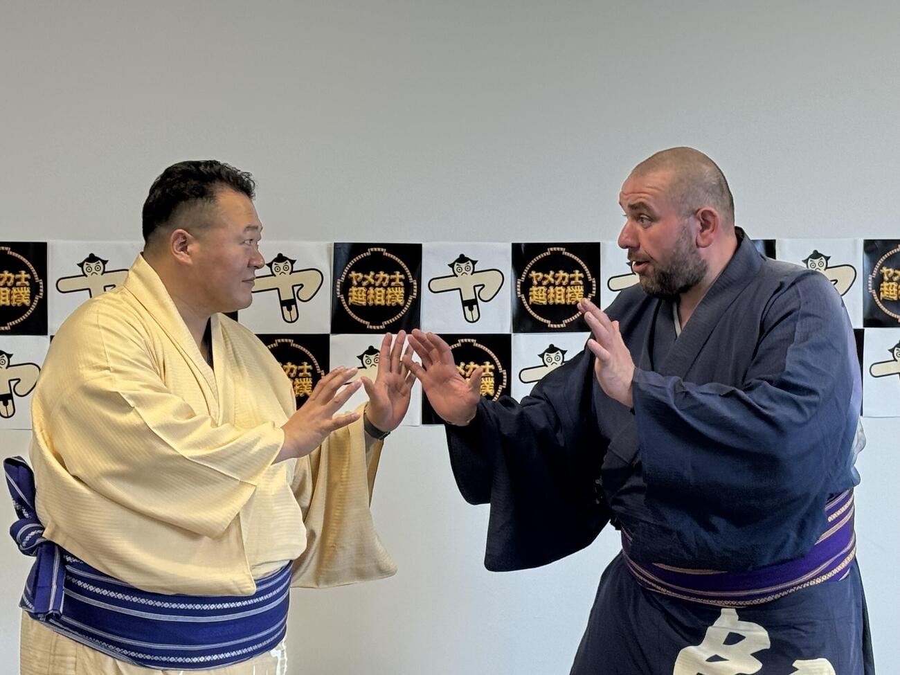 ヤメ力士超相撲で対戦が決まった元関脇・豊ノ島（左）、元小結・臥牙丸