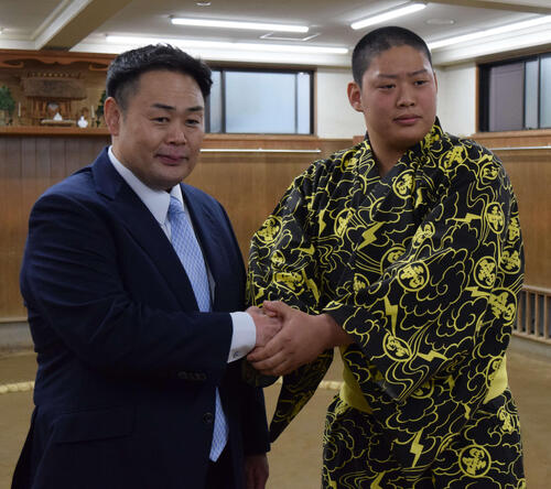 元小結垣添の雷親方の長男が横綱宣言　得意のゲームなら「おそらく相撲界で一番強いと思います」