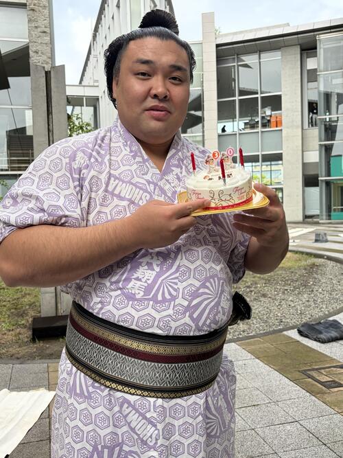 霧島が30歳誕生日「ステキな誕生日過ごして」「五月場所期待してるよ！」SNSも祝福