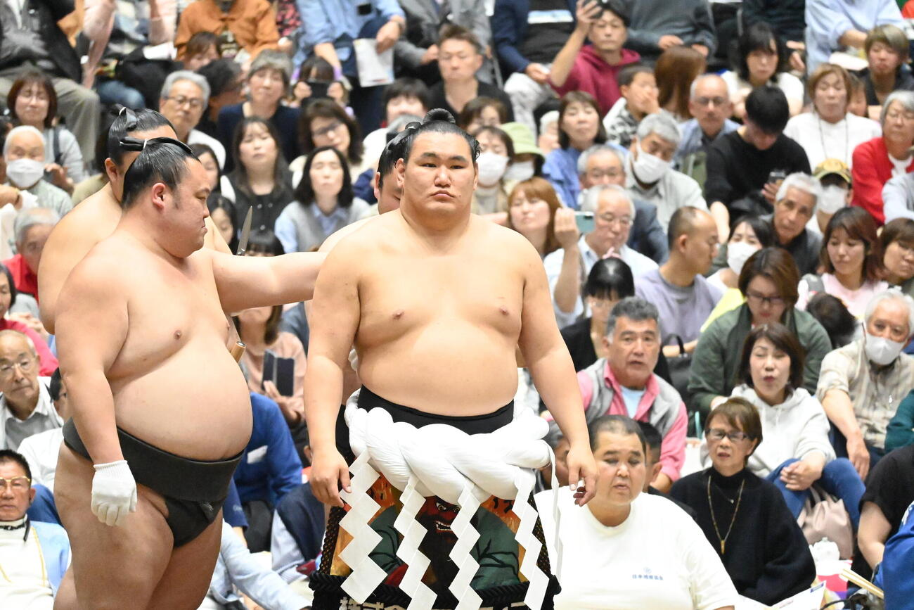横綱土俵入りに臨む豊昇龍