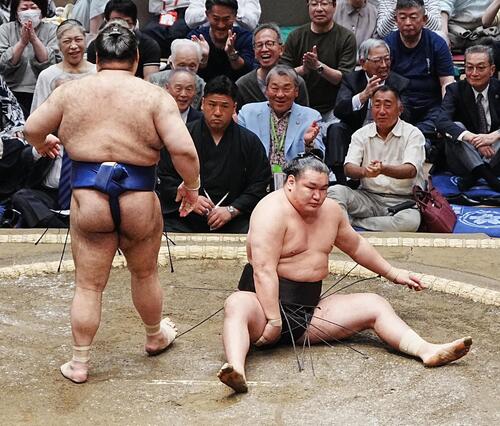横綱不在の危機　豊昇龍が高安戦で右太もも負傷「同じ体勢で筋断裂した」と元横綱若乃花