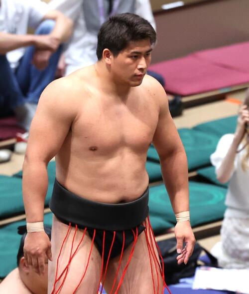 土俵に上がる大森(撮影・黒川智章)