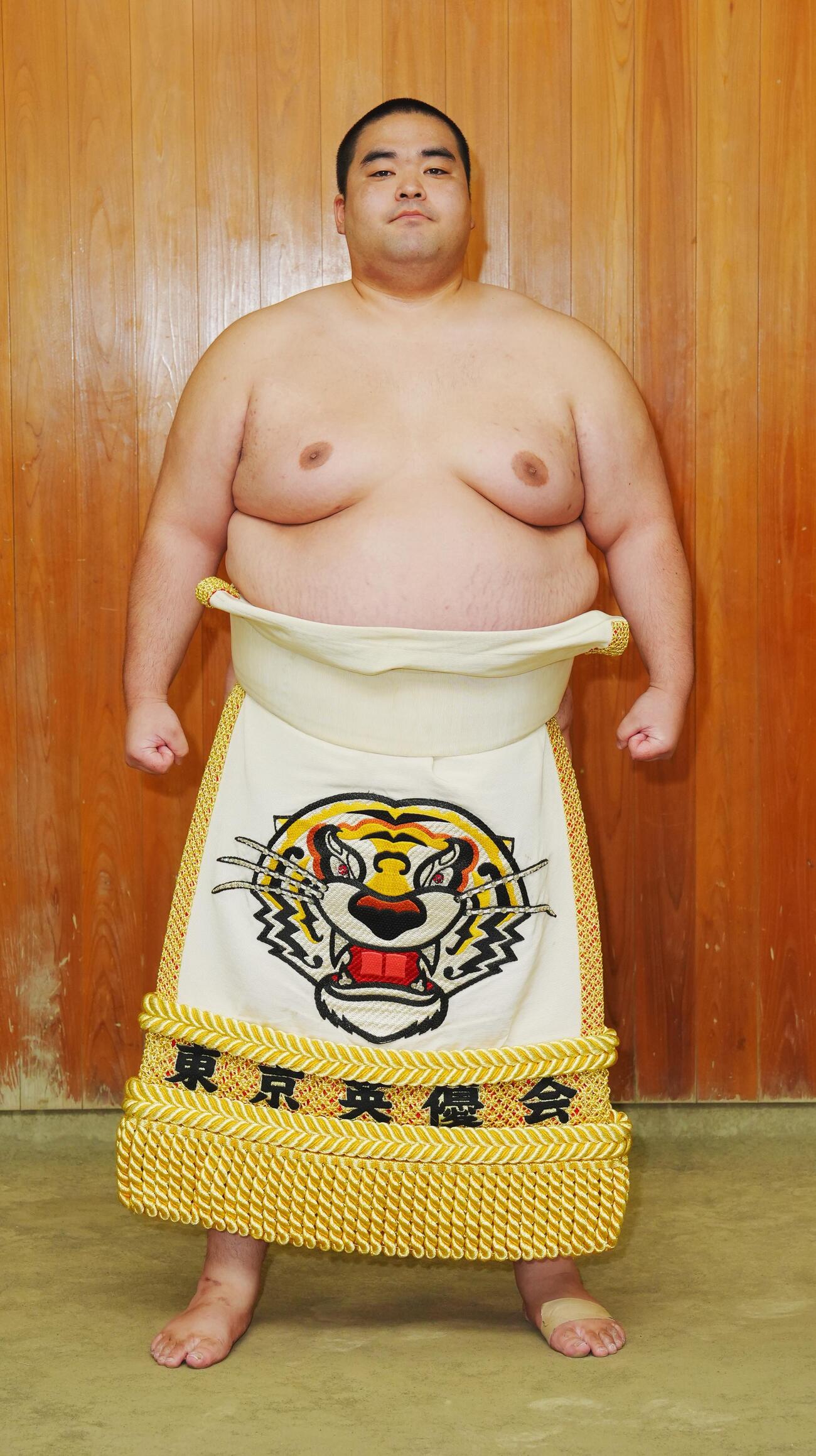 大相撲夏場所8日目　新序出世披露に臨む宇座