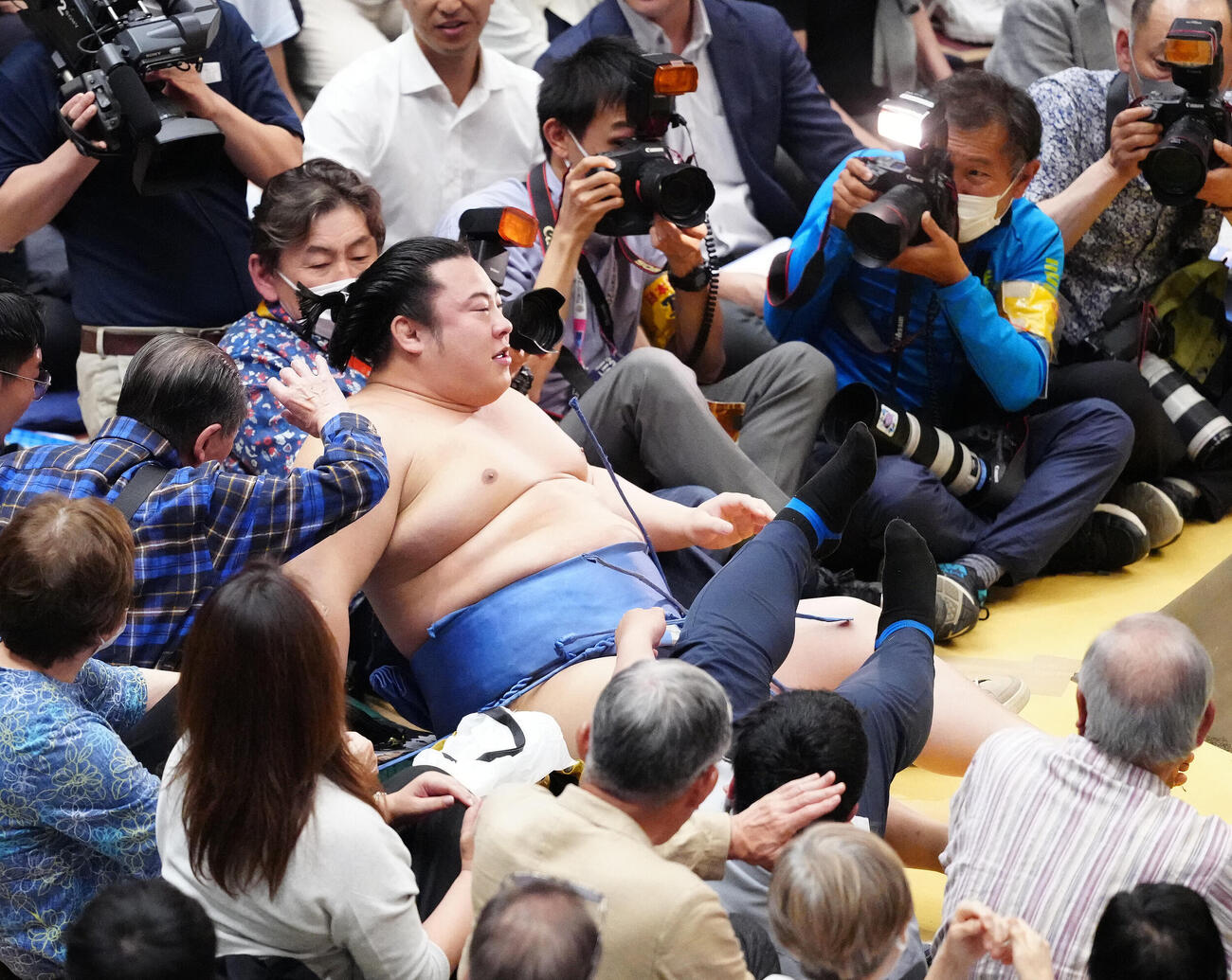 大相撲夏場所9日目　琴栄峰に押し出しで敗れた翔猿（撮影・江口和貴）