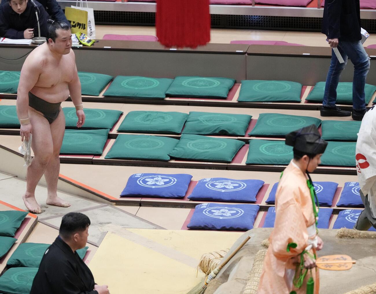 大相撲夏場所13日目　現役最後の取組を終え清々しい表情を見せる毅ノ司（撮影・小沢裕）＝2026年5月22日