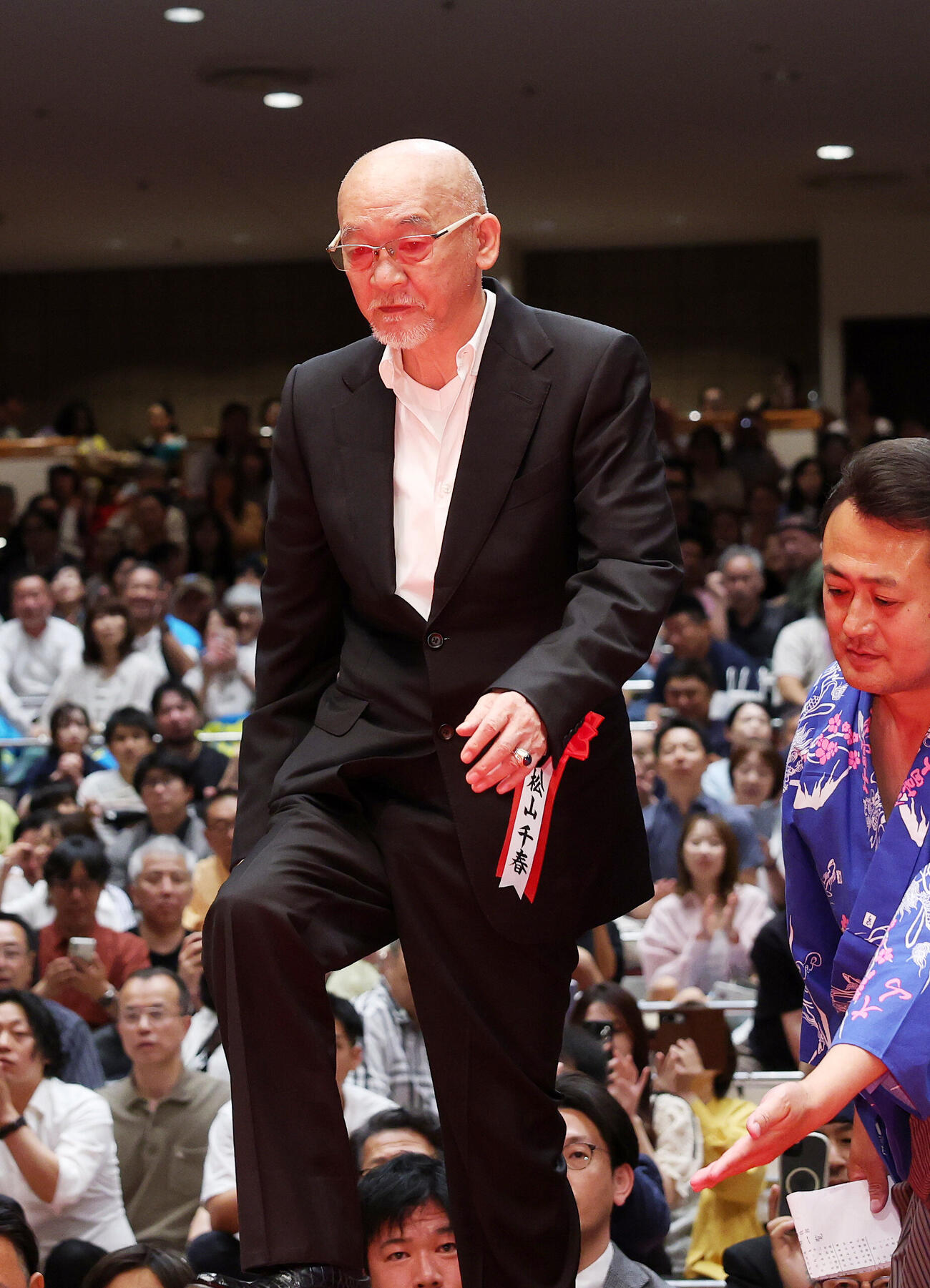 北勝富士改め大山親方の断髪式に臨む松山千春（撮影・鈴木正人）＝2026年5月30日