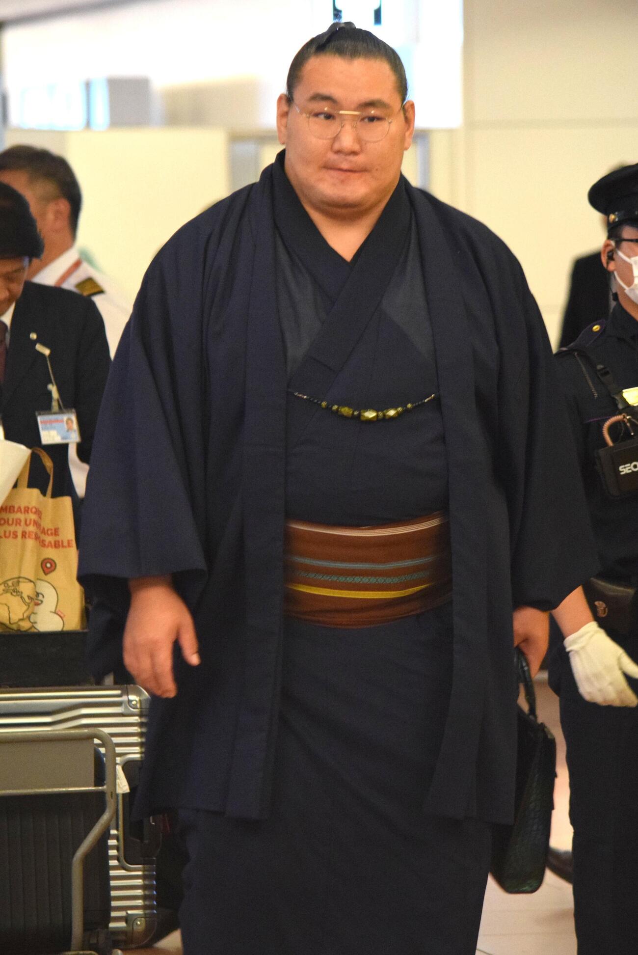 パリ公演から帰国した豊昇龍