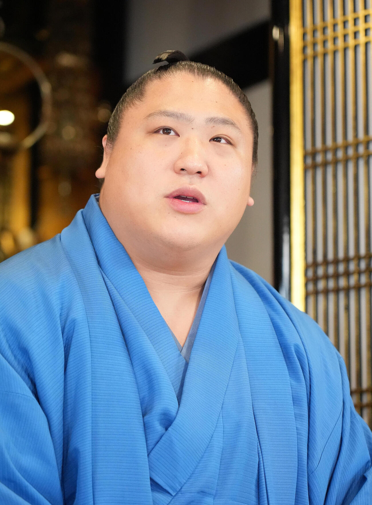 会見する若隆景（撮影・森本幸一）