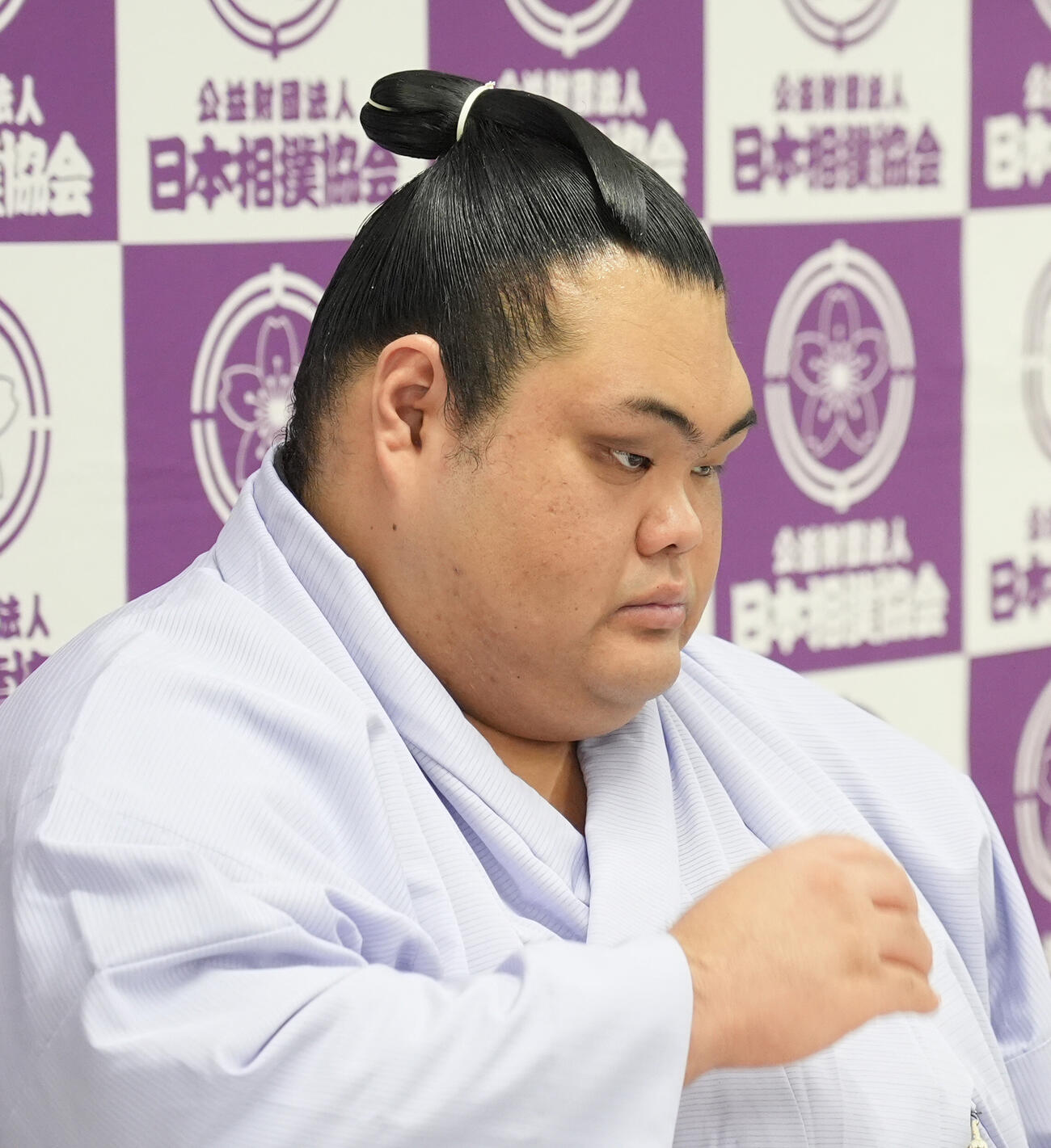 会見する今場所新入幕の一意（撮影・森本幸一）