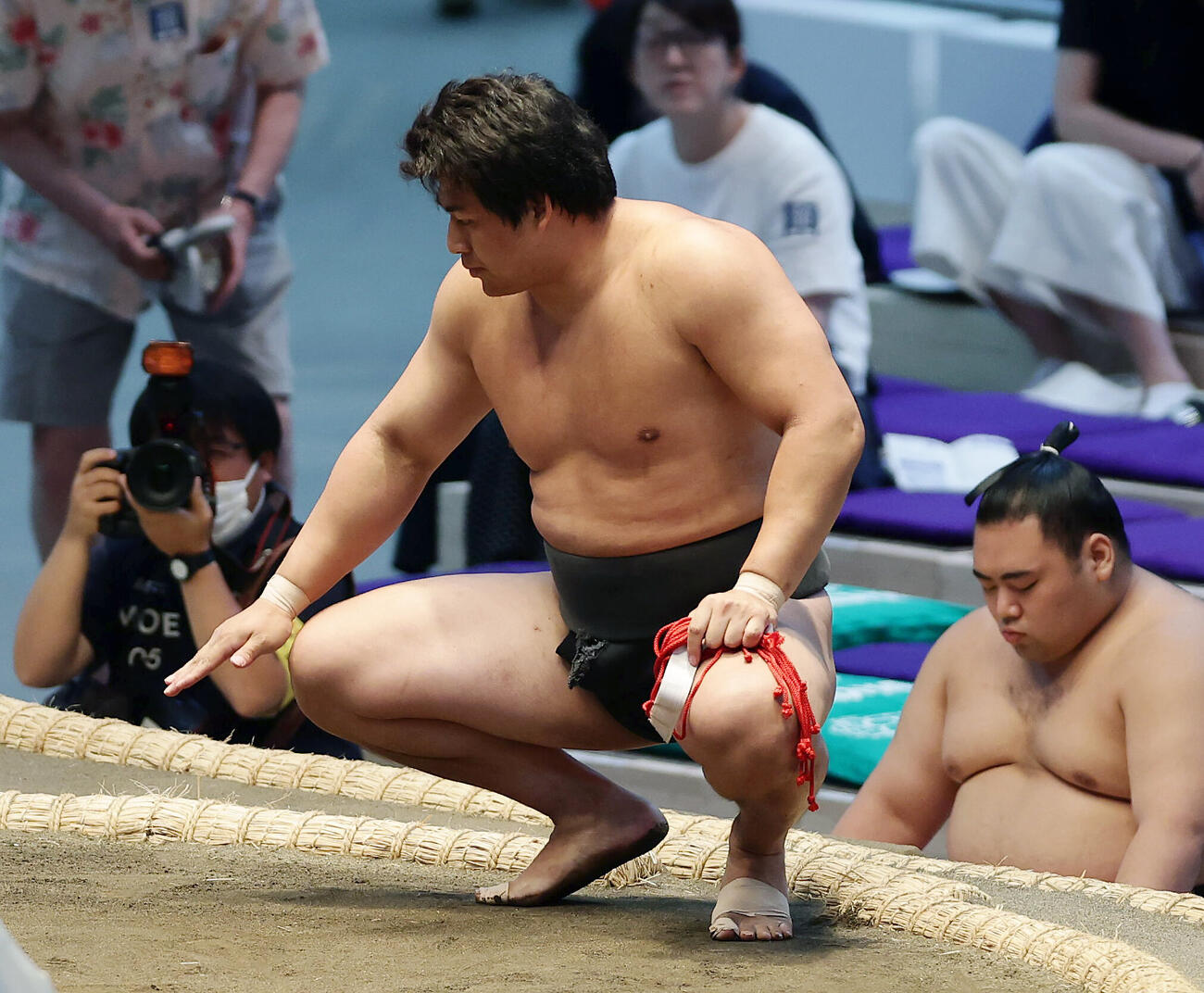 行徳を寄り切りで破った大森（撮影・前田充）