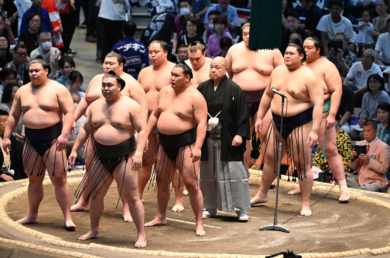 協会あいさつする八角理事長（撮影・和賀正仁）