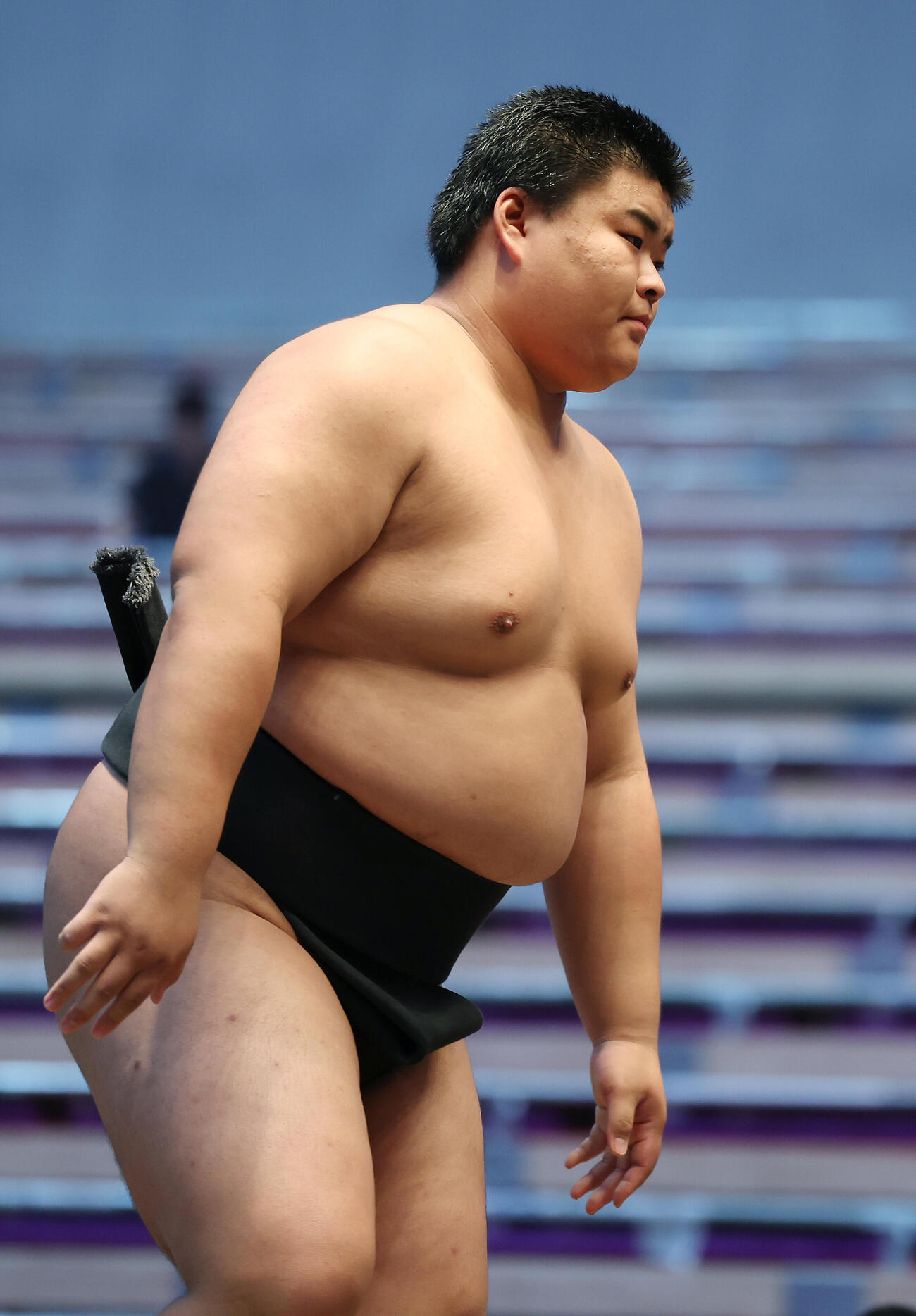前相撲に臨む井上（撮影・前田充）