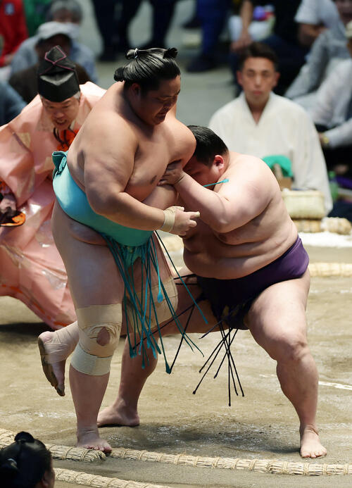 美ノ海が大関琴桜を破り今場所初白星「1番勝てて良かった」土俵際から
