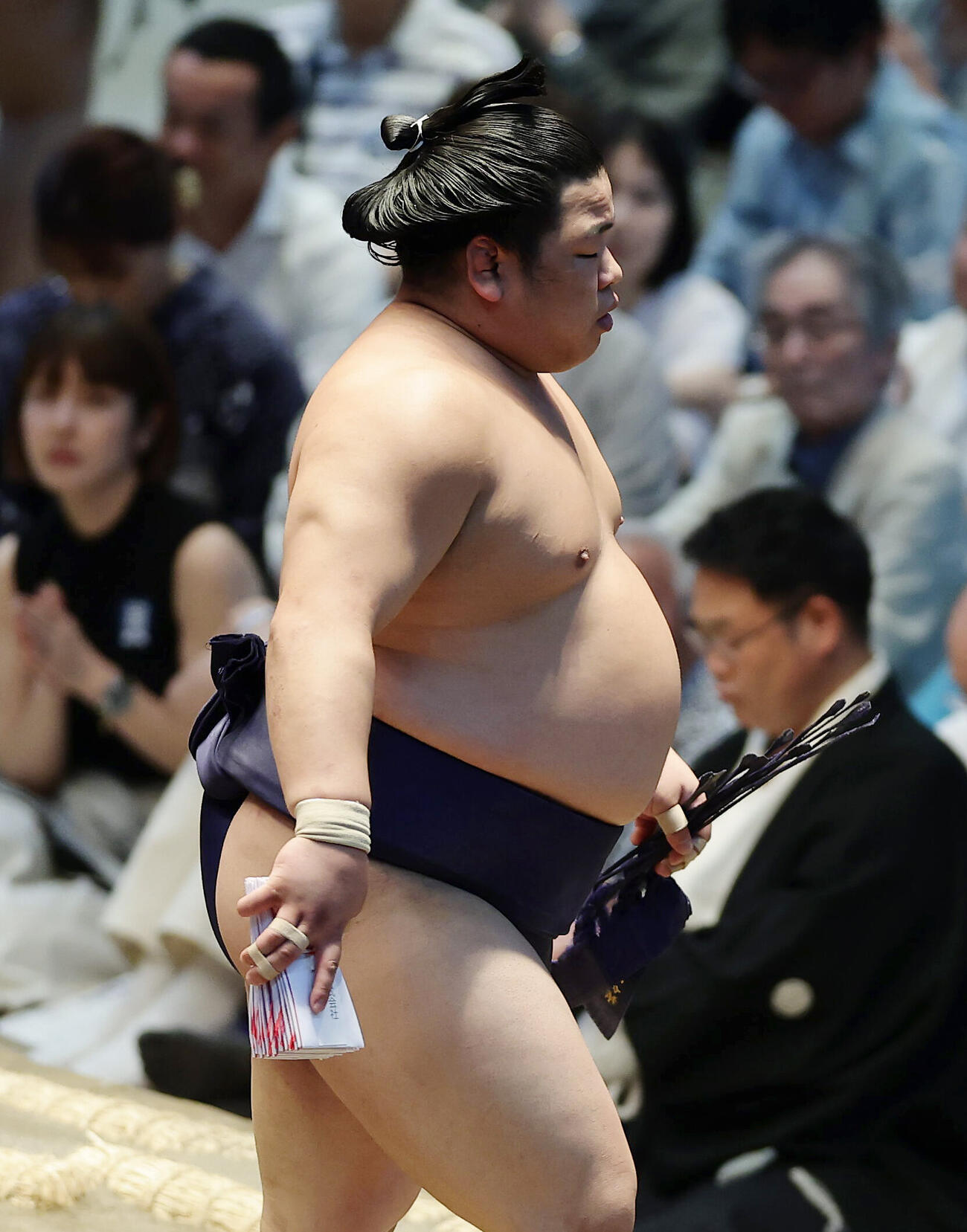 霧島を押し出しで破った平戸海（撮影・前田充）